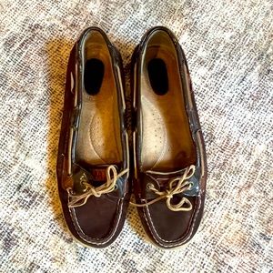 Sperry brown boat shoes / loafers women’s size 11